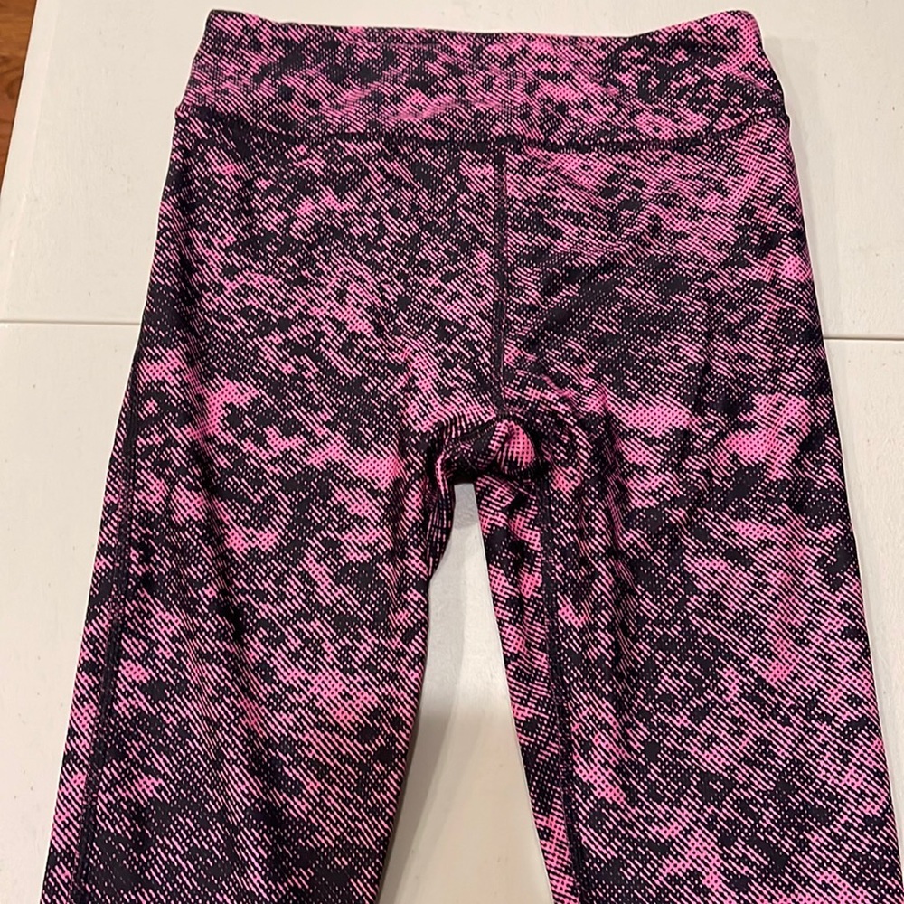 Size Small women’s Capri leggings. Under Armour.